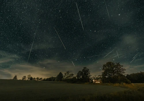 Perseidy 2026 już widać. Sierpniowa noc rozbłyśnie meteorami