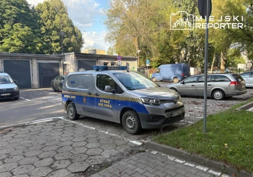 Strażnik miejski pobity na parkingu przed urzędem. Zatrzymano 50-latka