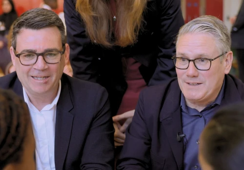 Czy Andy Burnham skończy brytyjski kryzys, czy skończy jak Starmer?