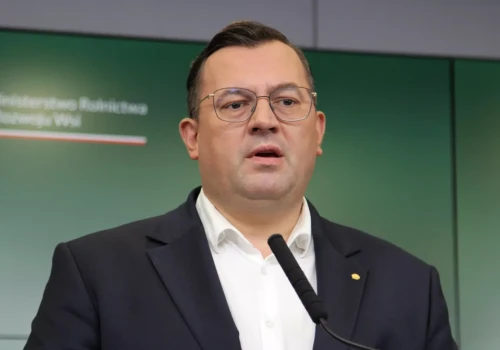 Zaliczki dopłat znacznie wcześniej! Minister zapowiada zmiany i mówi o pomocy po gradobiciach
