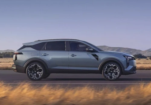 Dacia zmienia strategię. Większe auta, elektryki i walka także o klientów flotowych