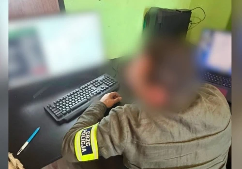 Sprzedawali w internecie ataki na cudze serwery. Najmłodszy z nich ma 12 lat