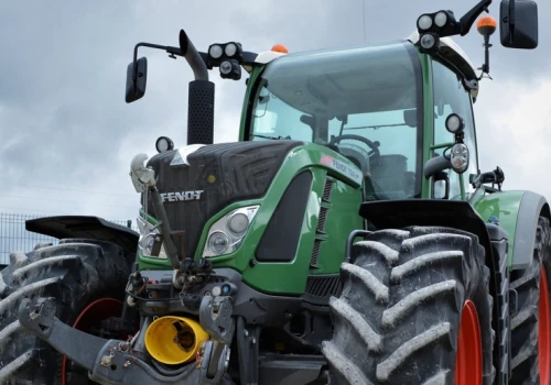 Ukradł 1000 reflektorów z fabryki Fendt. Teraz zasądzono 2,5 roku więzienia i 50 tys. euro odszkodowania