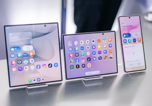 Mierzymy nowe Galaxy Z Foldy 8. Kiedy mniejszy jest lepszy?