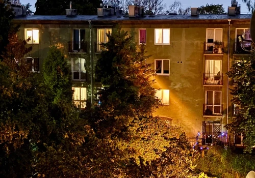 Wchodzisz do domu i od razu zapalasz światło? Lepiej odczekaj 10 minut