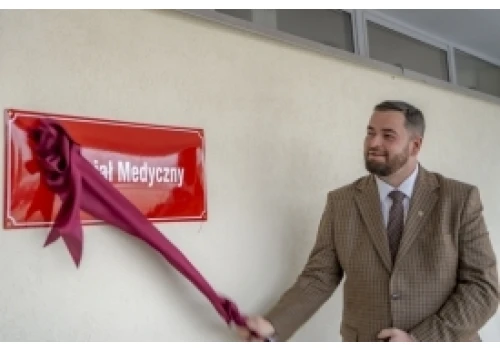 Medycyna na Politechnice z wyższą kategorią naukową niż na Collegium Medicum. Co to oznacza?