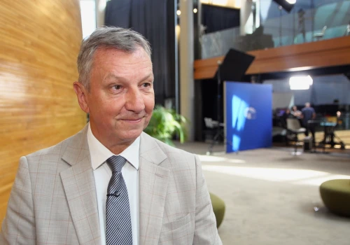 Andrzej Halicki w te wakacje rusza w teren z własną maszyną do popcornu. Znajdzie też czas na nurkowanie w Bałtyku