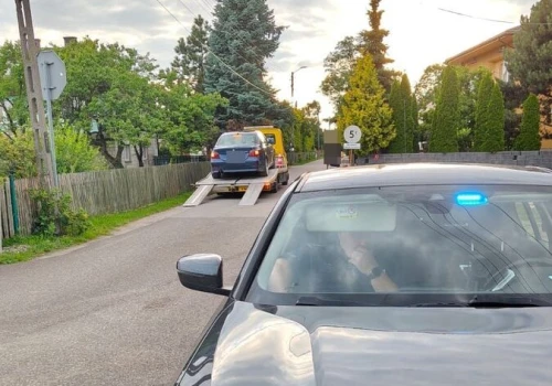 Głośne i niesprawne auta pod lupą policji w Radzyniu Podlaskim. Mandaty i zatrzymane dowody rejestracyjne