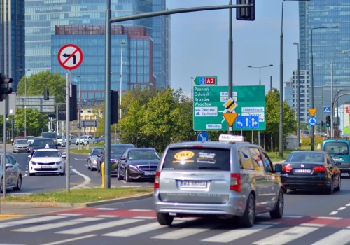 7 tys. firm taxi zniknęło z rynku. Największymi wygranymi nie są Uber i Bolt