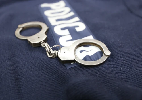 Przestępcze kombo 44-latka. Pijany, pod wpływem narkotyków i poszukiwany listami gończymi