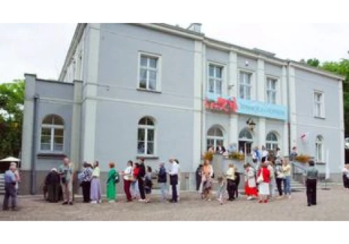 Wakacje z Chopinem. Ośrodek Chopinowski w Szafarni zaprasza na muzyczny weekend