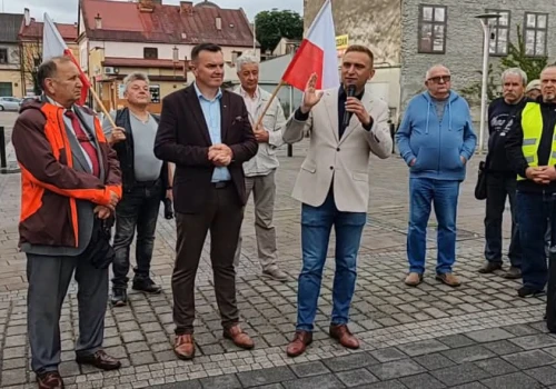 Andrychów zamknął drzwi przed Bąkiewiczem. Kto będzie następny?