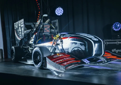 Studenci Politechniki Śląskiej zaprezentowali swój nowy bolid