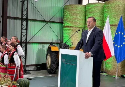 Dopłaty do nawozów 2026. Minister podał stawki i limit hektarów