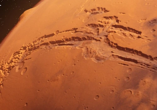 Dane z sondy InSight ujawniają złożoną strukturę geologiczną skorupy Marsa