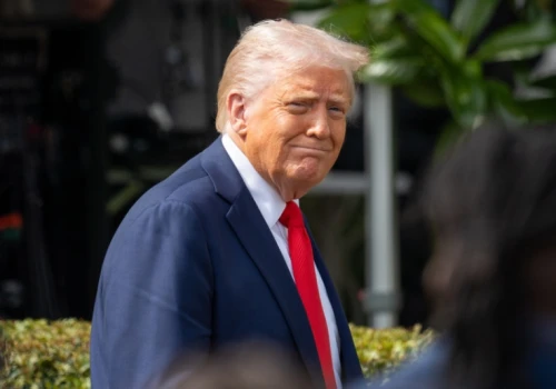 USA wracają do wojny celnej z UE i Chinami. Nowe stawki objęły niemal cały import