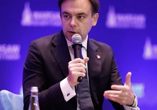 Domański: Prezydent zablokował 4 mld zł na pakiet chroniący przed wysokimi cenami paliw