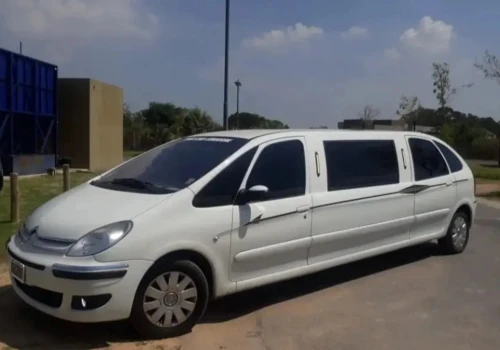 Myśleli, że to AI. A Citroen Xsara Picasso limuzyna istnieje naprawdę