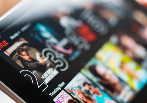 Netflix w Polsce nadal królem, ale jego królestwo się kurczy