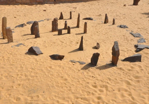 Tajemniczy kamienny krąg z Sahary wciąż pozostaje zagadką. Jest znacznie starszy od Stonehenge