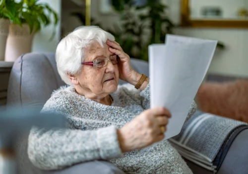Seniorzy czekają na 500 plus, ale wielu go nie dostanie. Powód jest prosty
