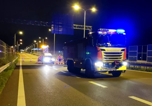 Wypadek na ekspresówce między Lublinem a Piaskami. Auto uderzyło w bariery