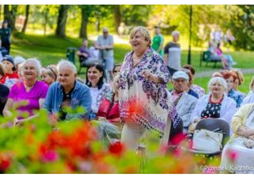 Jelenia Góra: Kolejna odsłona Fajfów Cieplickich za nami. W Parku Norweskim zaśpiewali seniorzy