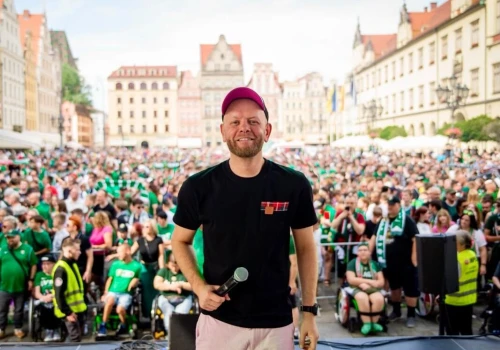 Andrzej Gliniak: Zawód spikera to praca na żywym organiźmie