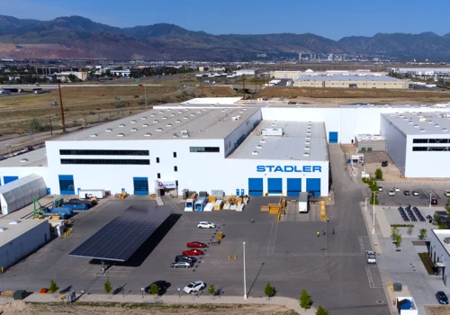 Stadler świętuje 10 lat w USA i rozwija swoją fabrykę w Salt Lake City