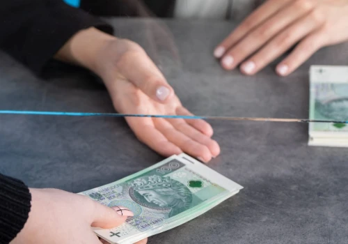 Bank zamknął konto, ale pieniądze są. Tak je odzyskasz