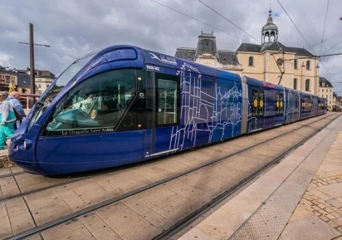We francuskim Le Mans jeździ pierwszy wydłużony tramwaj od Alstomu