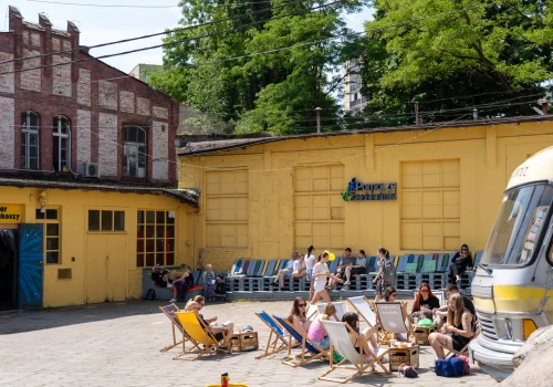 Warsztaty, które zatrzymują lato na papierze. Monotypia wraca na Szczeciński Bazar Smakoszy