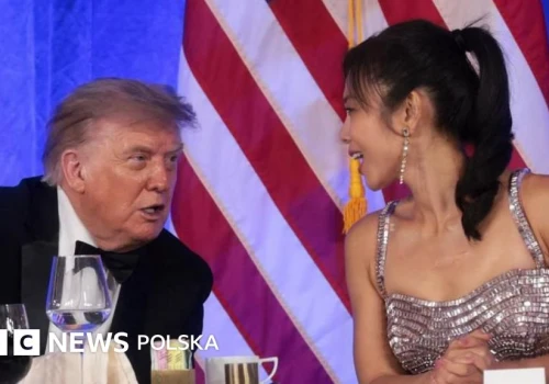 Trump żartuje i krytykuje dziennikarzy podczas kolacji Stowarzyszenia Korespondentów Białego Domu