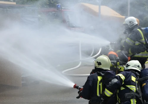 Pożar w Żyrondzie: prewencyjna ewakuacja siedmiu gmin pod Bordeaux