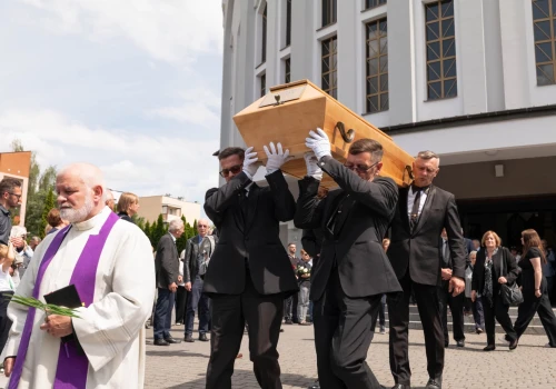 Służba prawdzie była osią jego życia – uroczystości pogrzebowe ks. prof. Andrzeja Szostka