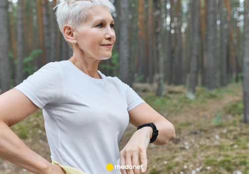 Osoby 60+ powinny robić tyle kroków dziennie. Konkretna liczba