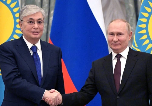 Prezydent Kazachstanu w obecności Putina podważył sens inwazji na Ukrainę
