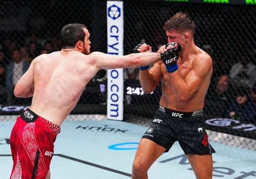 Krwawy debiut Polaka w UFC. Zwycięzcę wskazali sędziowie
