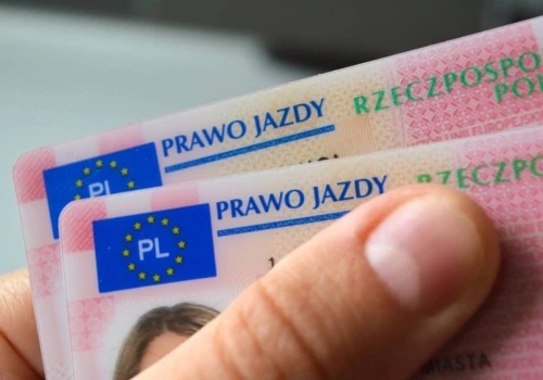 Prawo jazdy stracisz bez prowadzenia samochodu. Wielu Polaków wpada w tę wakacyjną pułapkę