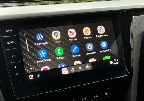 Stary samochód może mieć CarPlay i Android Auto. Jest jeden warunek