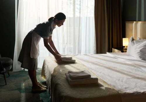 Branża hotelarska i gastronomiczna hamuje inwestycje mimo sezonu