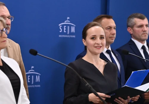 Presja społeczna przyniosła efekt. Ale to jeszcze nie koniec