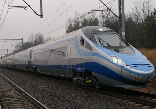 Nigdy nie wdrożono prędkości 200 km/h na całej długości CMK