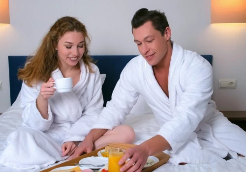 Znak, że w hotelu są pluskwy. Mało kto zwraca na to uwagę