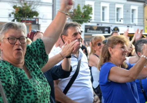 Mysłowice zatańczyły z Wojciechem Gąssowskim. Starsze pokolenie pokazało, jak się bawi pod sceną!