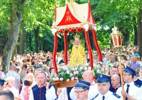 Tajemnice figury św. Anny Samotrzeciej. Od apokryfów po sanktuaria Śląska Opolskiego