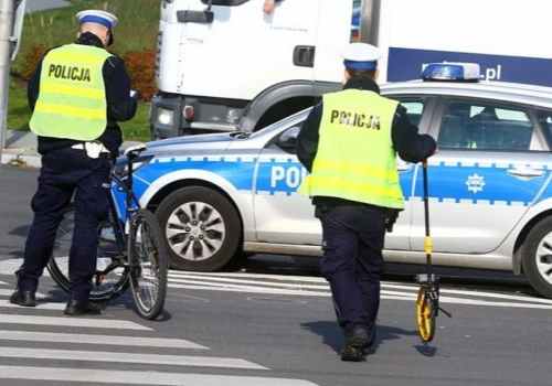 Wymyślił kolizje samochodu z rowerem, by dostać pieniądze. Akt oskarżenia trafił do sądu