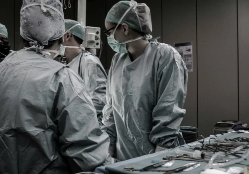 Limity wynagrodzeń lekarzy i więcej kontroli. Ministerstwo Zdrowia opublikowało projekt zmian