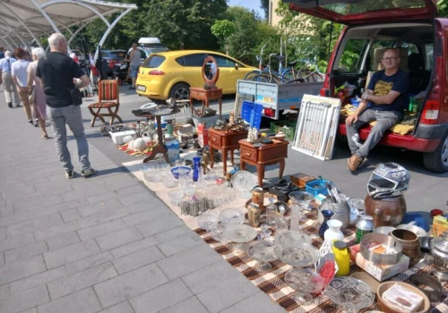 Starocie i rzeczy z drugiej ręki. Pchli targ w Konstantynowie Łódzkim