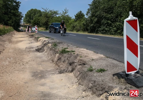 Trwa budowa drogi rowerowej pod Świdnicą. Na wykonanie prac przeznaczono blisko 1,2 mln złotych